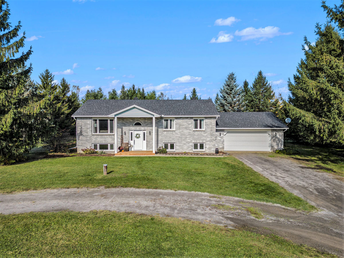 807 Kennedy Rd, Kemptville - B Team Ottawa